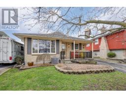 11 TUMBLEWEED CRESCENT - 4