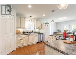 48 HILLVIEW DRIVE - 11