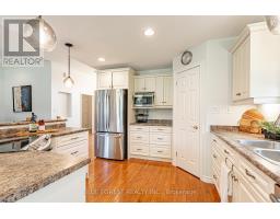 48 HILLVIEW DRIVE - 13