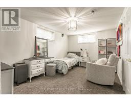 48 HILLVIEW DRIVE - 23