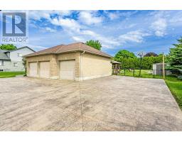48 HILLVIEW DRIVE - 32