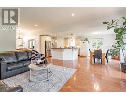 48 HILLVIEW DRIVE - 9