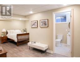 55 MORAINE CRESCENT - 34