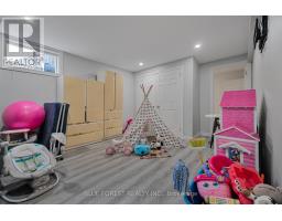 57 AUGUSTA CRESCENT - 27