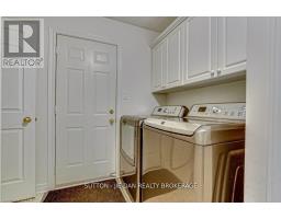 21 - 1755 LOUISE BOULEVARD - 23