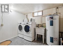 221 HIGHVIEW DRIVE - 32