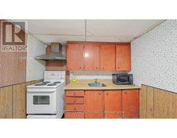 711 VICTORIA STREET - 23