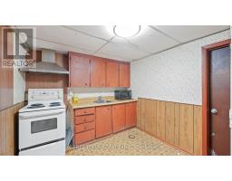 711 VICTORIA STREET - 24