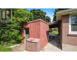 711 VICTORIA STREET - 35