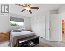 47 CARRIE CRESCENT - 21