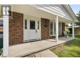 47 CARMEN CRESCENT - 3
