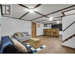 47 CARMEN CRESCENT - 32