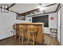 47 CARMEN CRESCENT - 33