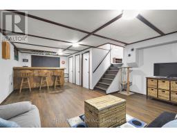 47 CARMEN CRESCENT - 38