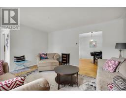 47 CARMEN CRESCENT - 8