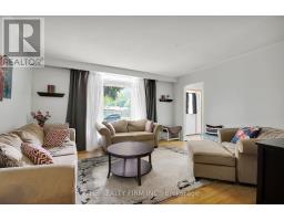 47 CARMEN CRESCENT - 9