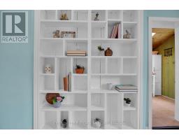 425 OLD WONDERLAND ROAD - 13