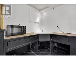 425 OLD WONDERLAND ROAD - 26