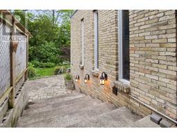 425 OLD WONDERLAND ROAD - 32