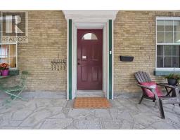 425 OLD WONDERLAND ROAD - 6