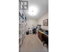 601 - 250 PALL MALL STREET - 25