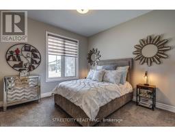 32 ACORN TRAIL - 29