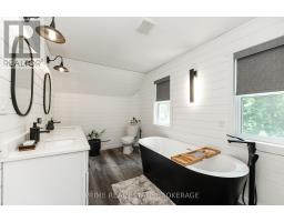 202 QUEENS STREET - 33