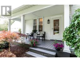 202 QUEENS STREET - 4