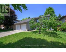 18 THUNDERBIRD CRESCENT - 2
