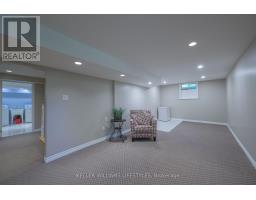 18 THUNDERBIRD CRESCENT - 38