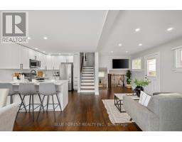 11 EDMUNDS CRESCENT - 2