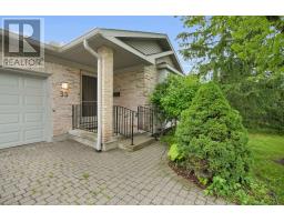 35 - 14 DOON DRIVE - 2