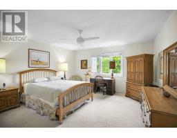 35 - 14 DOON DRIVE - 23