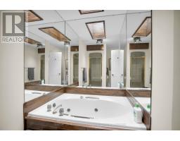 35 - 14 DOON DRIVE - 26