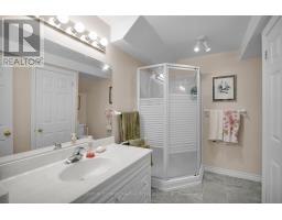 35 - 14 DOON DRIVE - 36