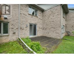 35 - 14 DOON DRIVE - 42