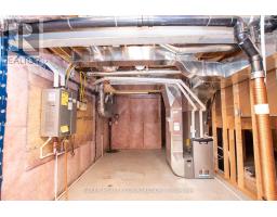 2205 LOCKWOOD CRESCENT - 40