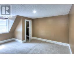 89 GLADSTONE AVENUE - 19