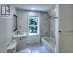 89 GLADSTONE AVENUE - 23