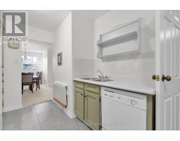 213 - 300 EVERGLADE CRESCENT - 15