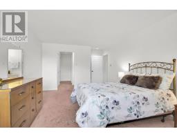 213 - 300 EVERGLADE CRESCENT - 16