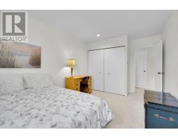 213 - 300 EVERGLADE CRESCENT - 21