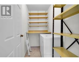 213 - 300 EVERGLADE CRESCENT - 23
