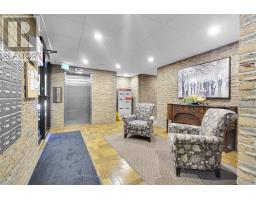 213 - 300 EVERGLADE CRESCENT - 28