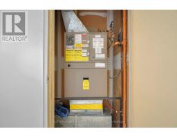 213 - 300 EVERGLADE CRESCENT - 30