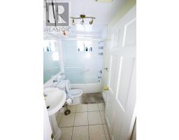 552 ADELAIDE STREET N - 23