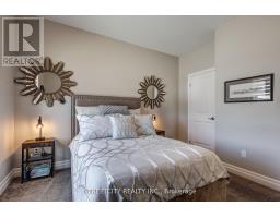32 ACORN TRAIL - 30