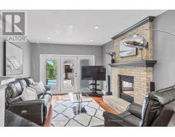2 LONGVIEW COURT - 13