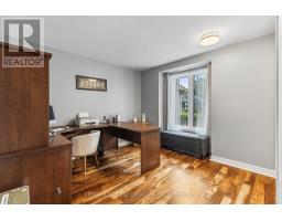 2 LONGVIEW COURT - 18