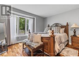 2 LONGVIEW COURT - 25